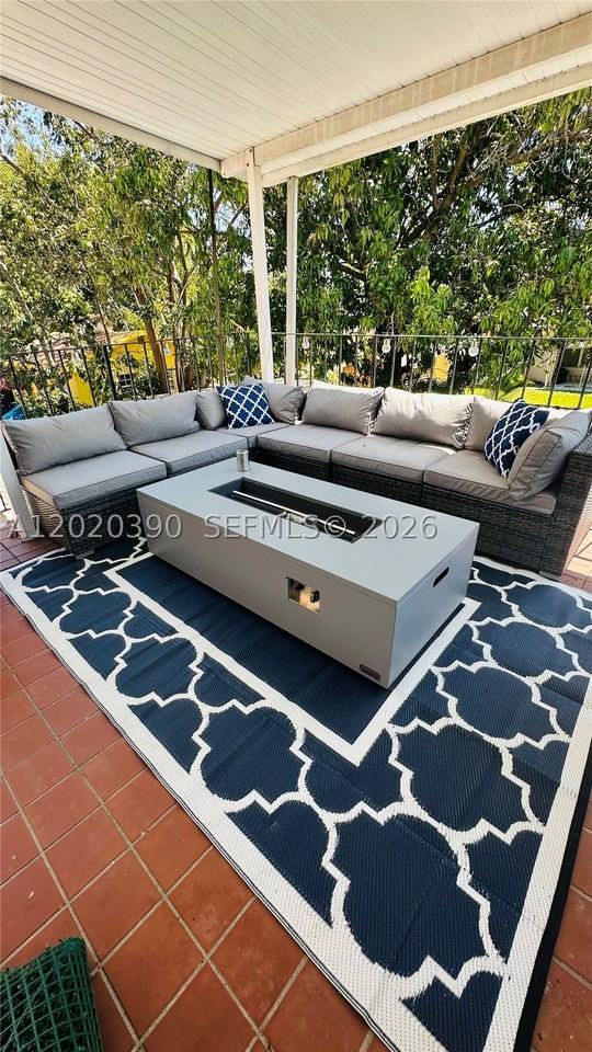 1670 Sw 20th St #2 - Photo 5 of 50