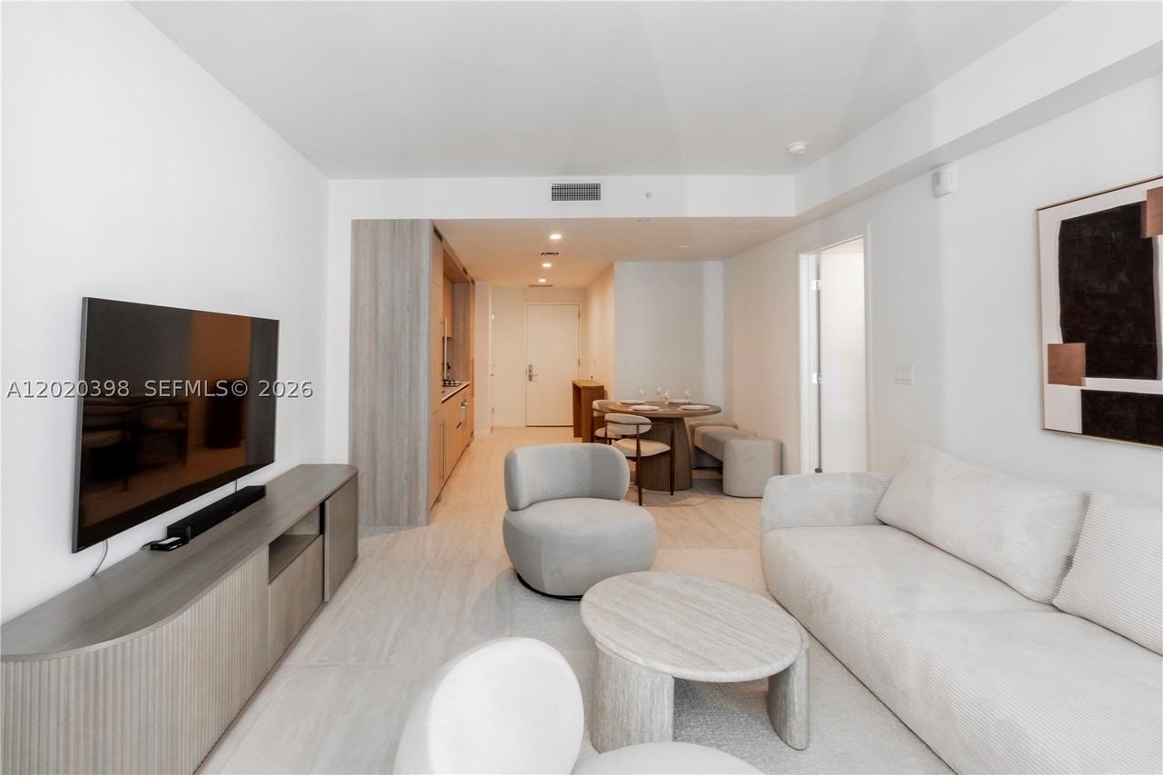 77 Se 5th St #3308