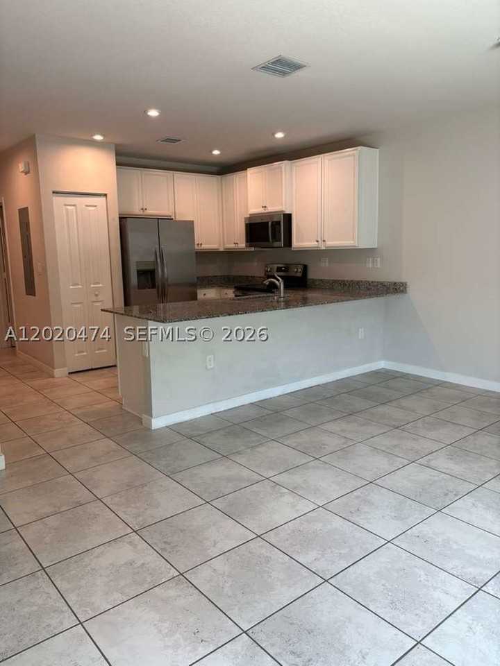 440 Nw 11th Ave #1 - Photo 2 of 14