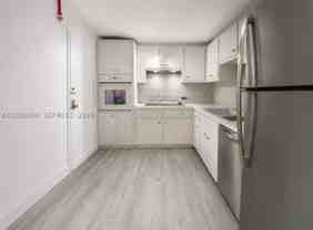 400 Kings Point Dr #811 - Photo 1 of 1