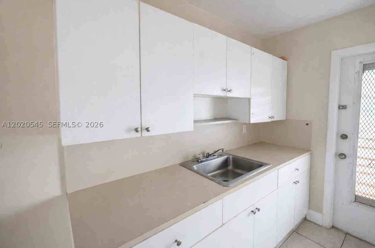12275 Ne 19th Ave #11 - Photo 3 of 16