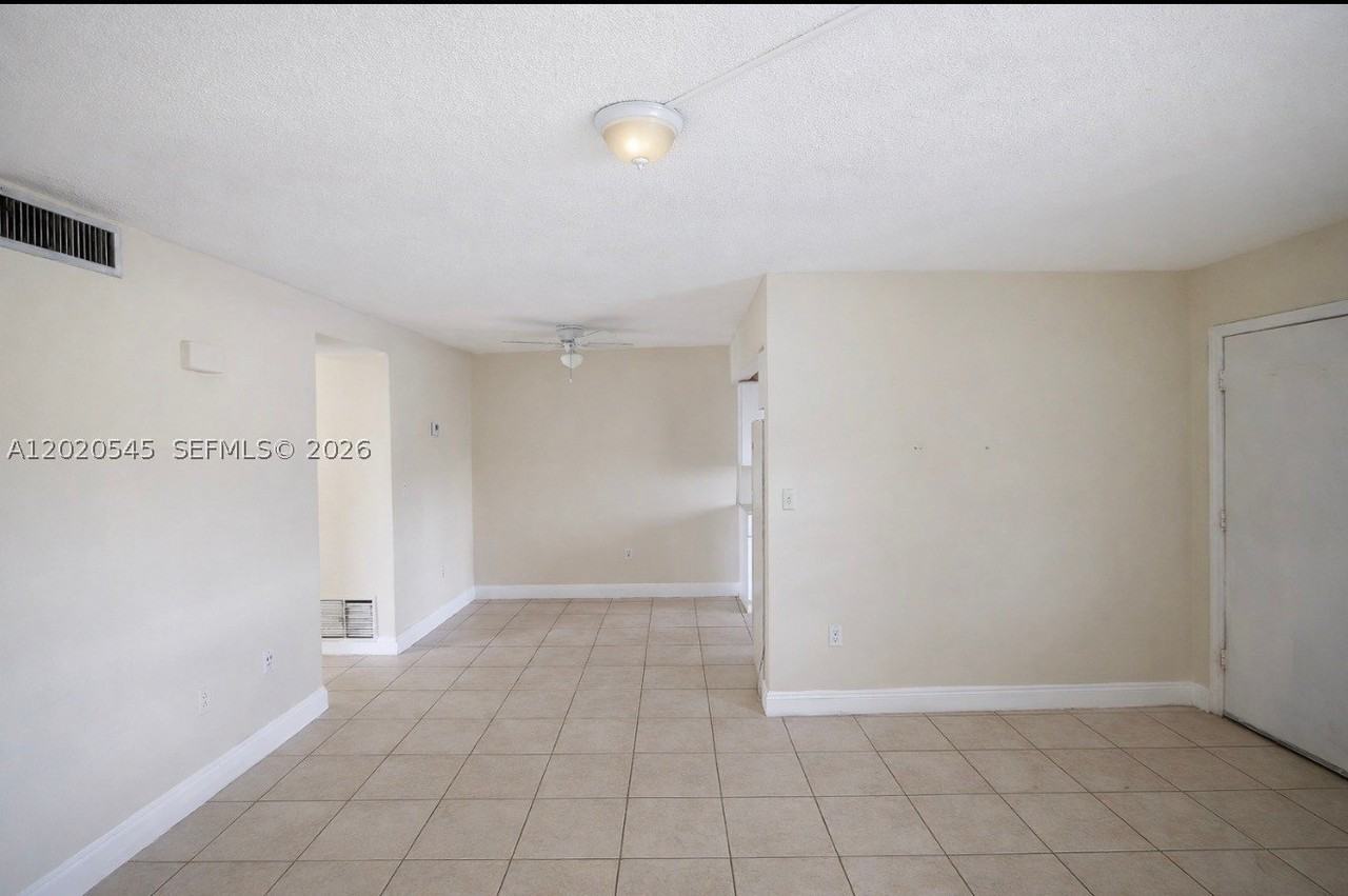 12275 Ne 19th Ave #11 - Photo 5 of 16