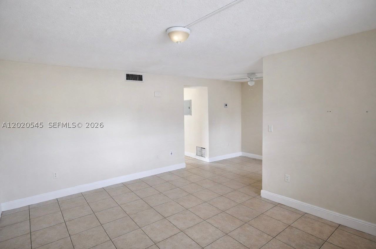 12275 Ne 19th Ave #11 - Photo 6 of 16