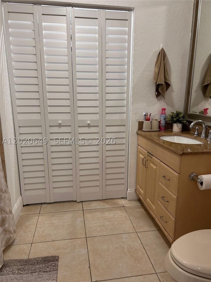12805 Sw 116th Ct #1 - Photo 6 of 8