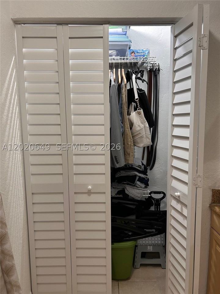 12805 Sw 116th Ct #1 - Photo 7 of 8