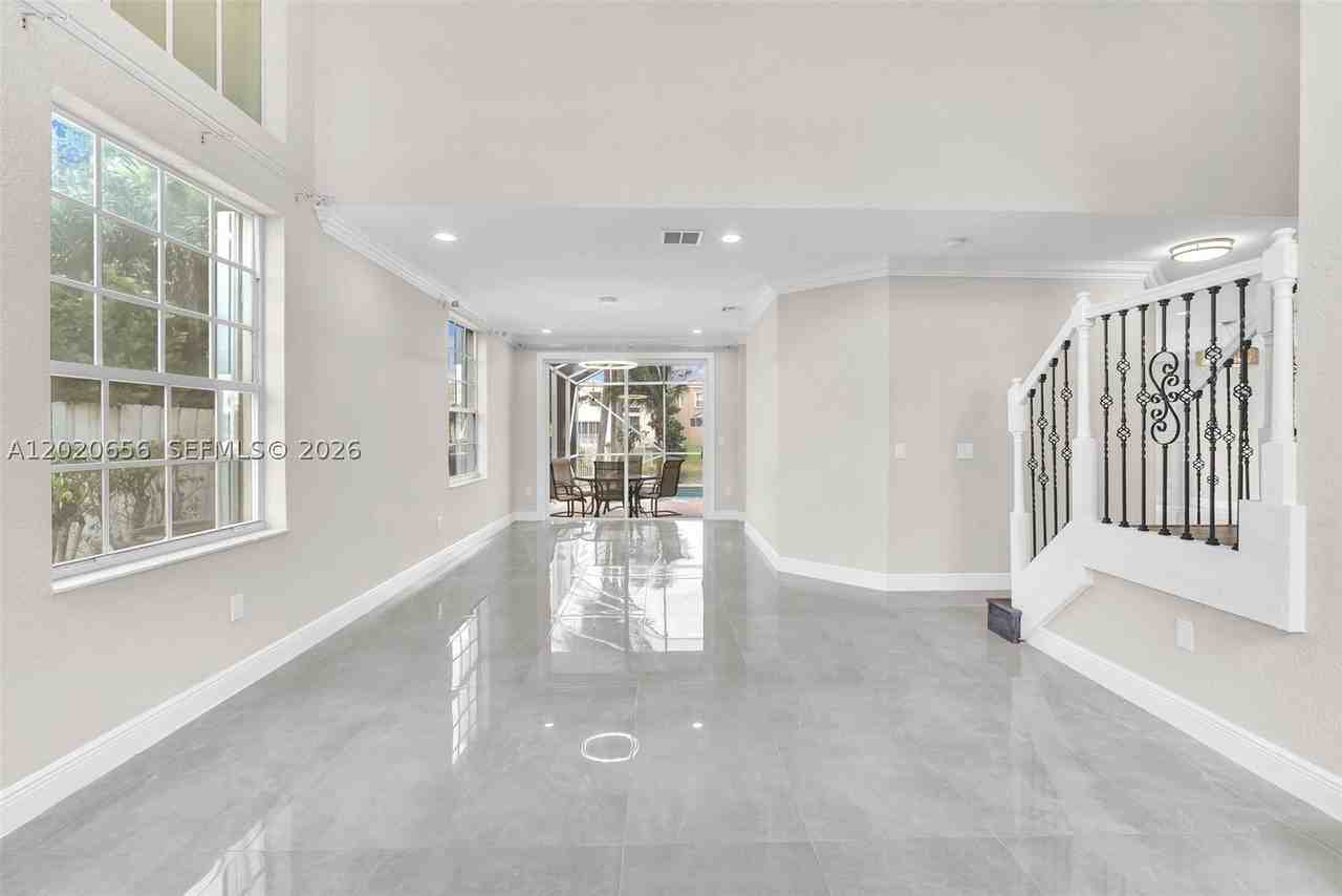 15891 Nw 15th Ct - Photo 4 of 50