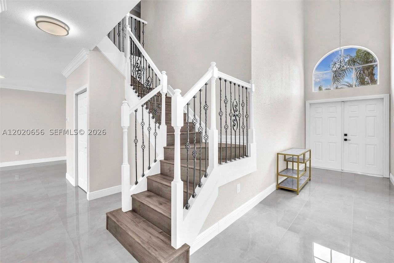 15891 Nw 15th Ct - Photo 5 of 50