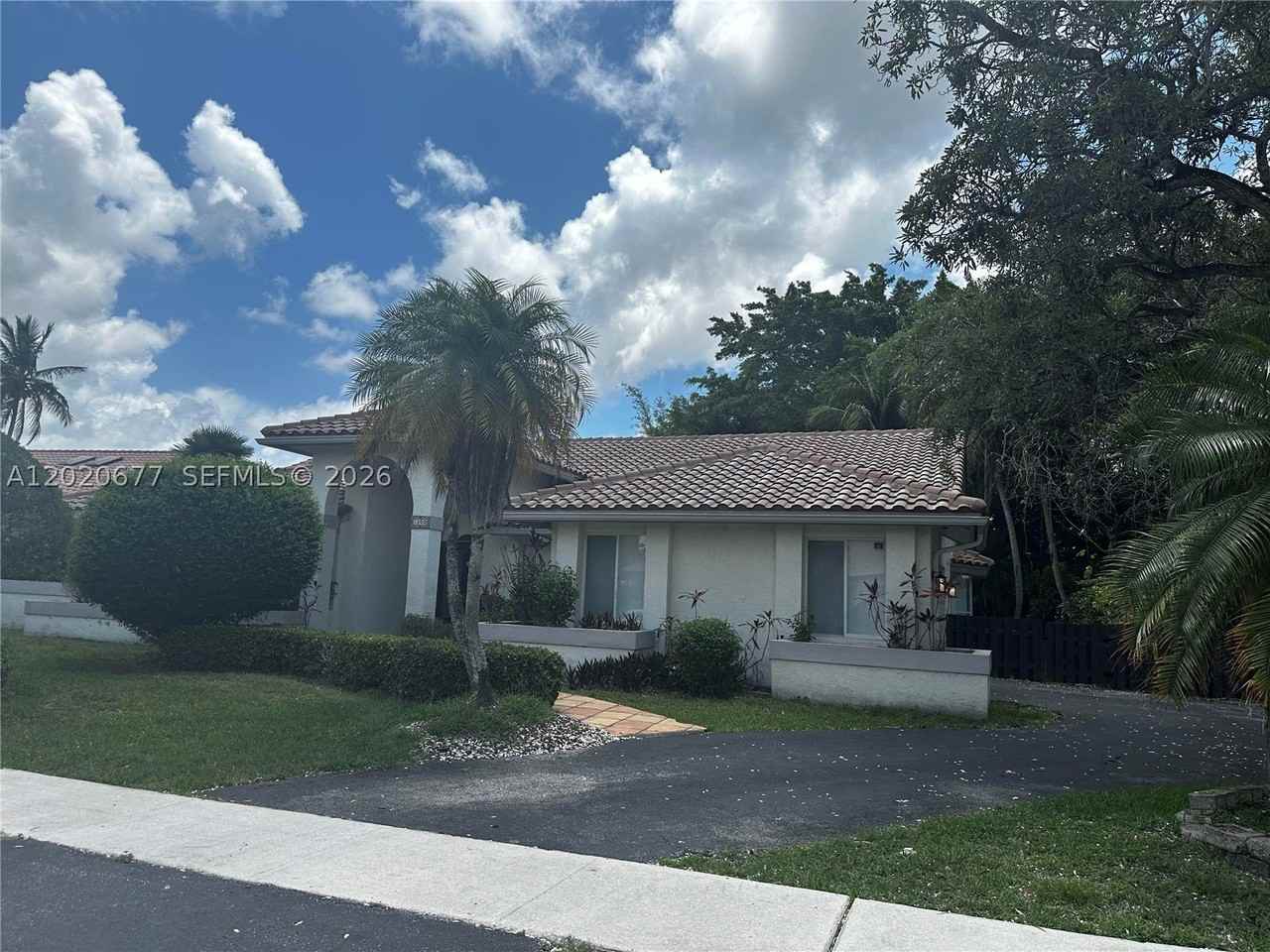 1200 Nw 101st Ave - Photo 2 of 36