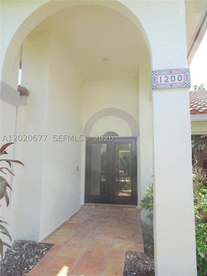 1200 Nw 101st Ave - Photo 5 of 36