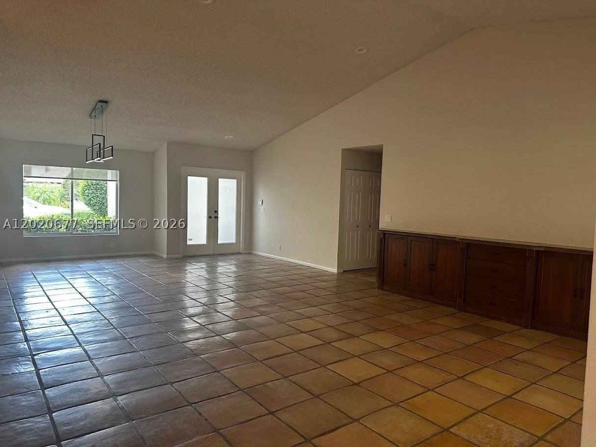 1200 Nw 101st Ave - Photo 6 of 36