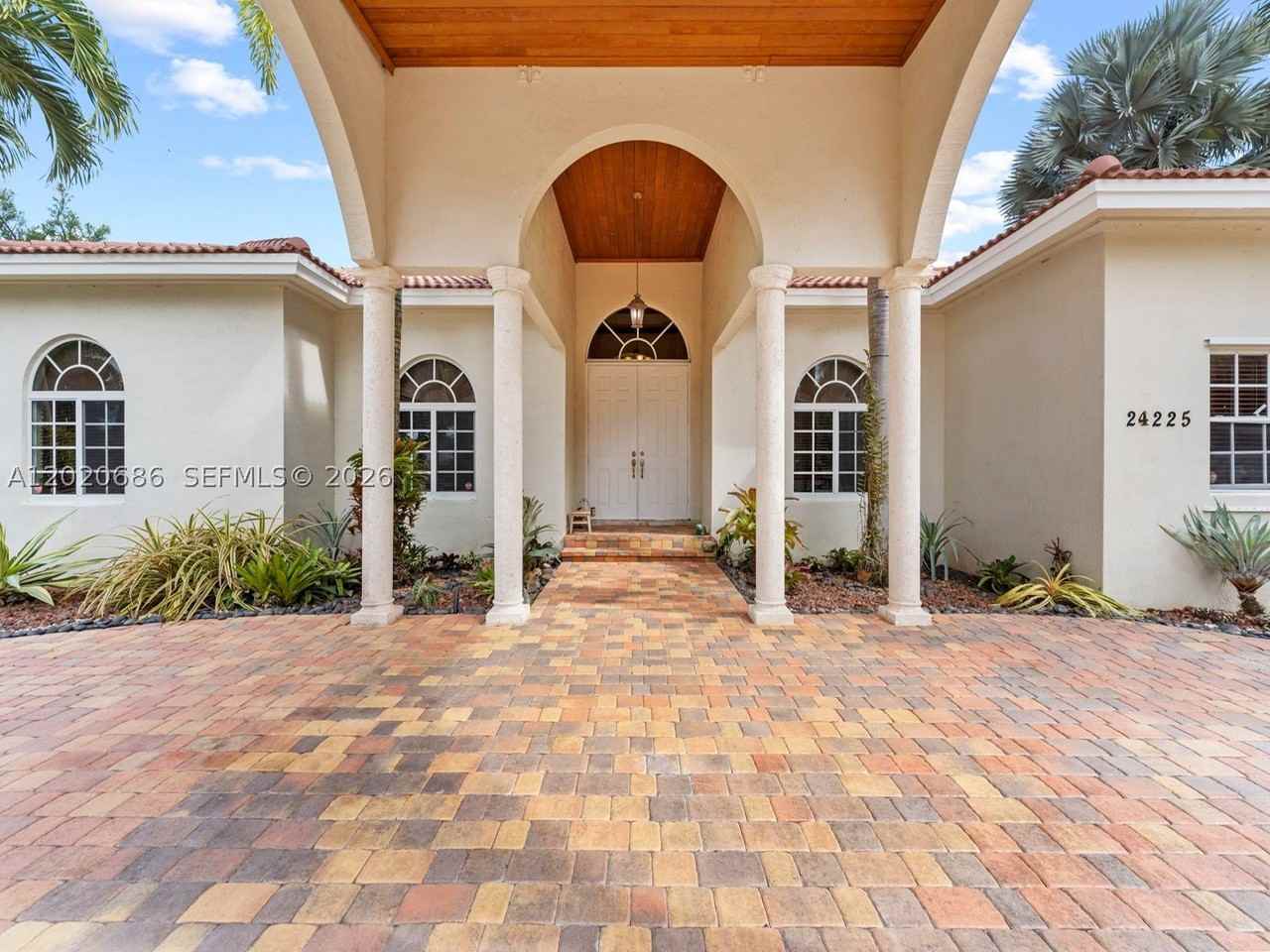 24225 Sw 198th Ave - Photo 5 of 46