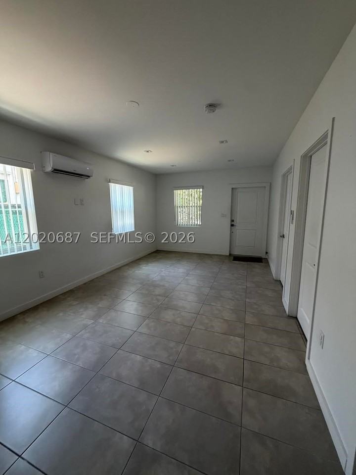 2333 Sw 58th Ave #2333 - Photo 3 of 9