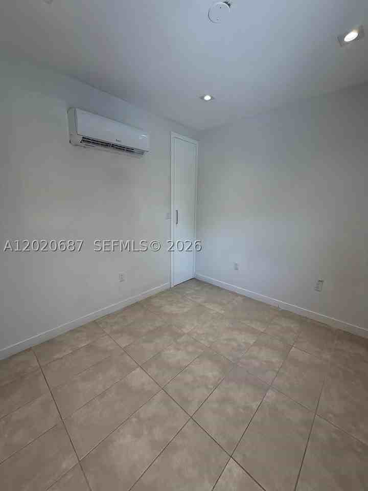 2333 Sw 58th Ave #2333 - Photo 4 of 9