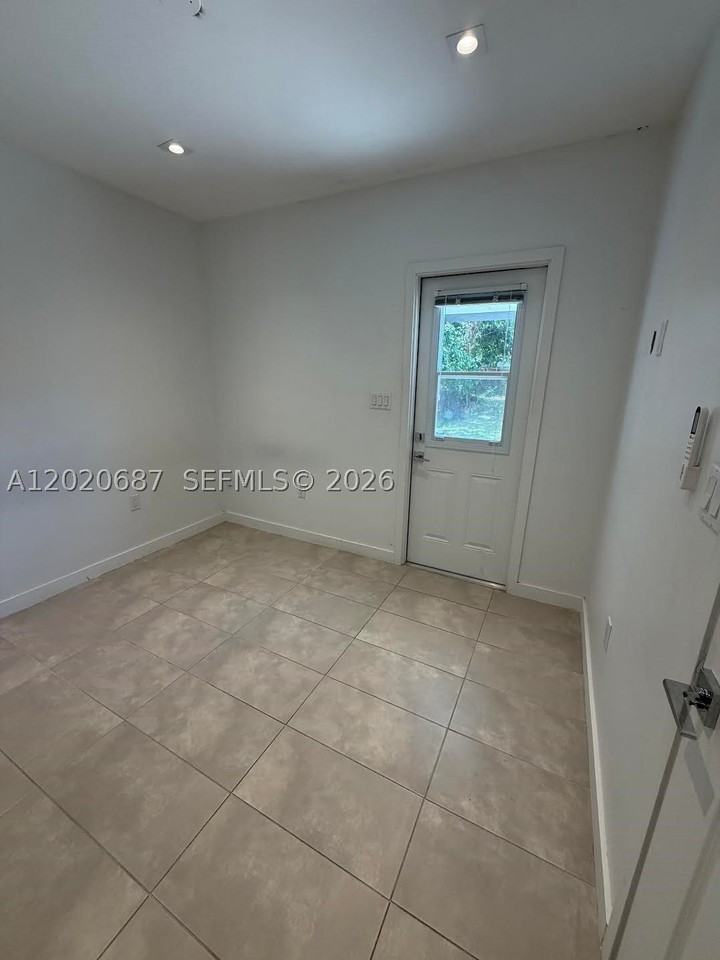 2333 Sw 58th Ave #2333 - Photo 7 of 9
