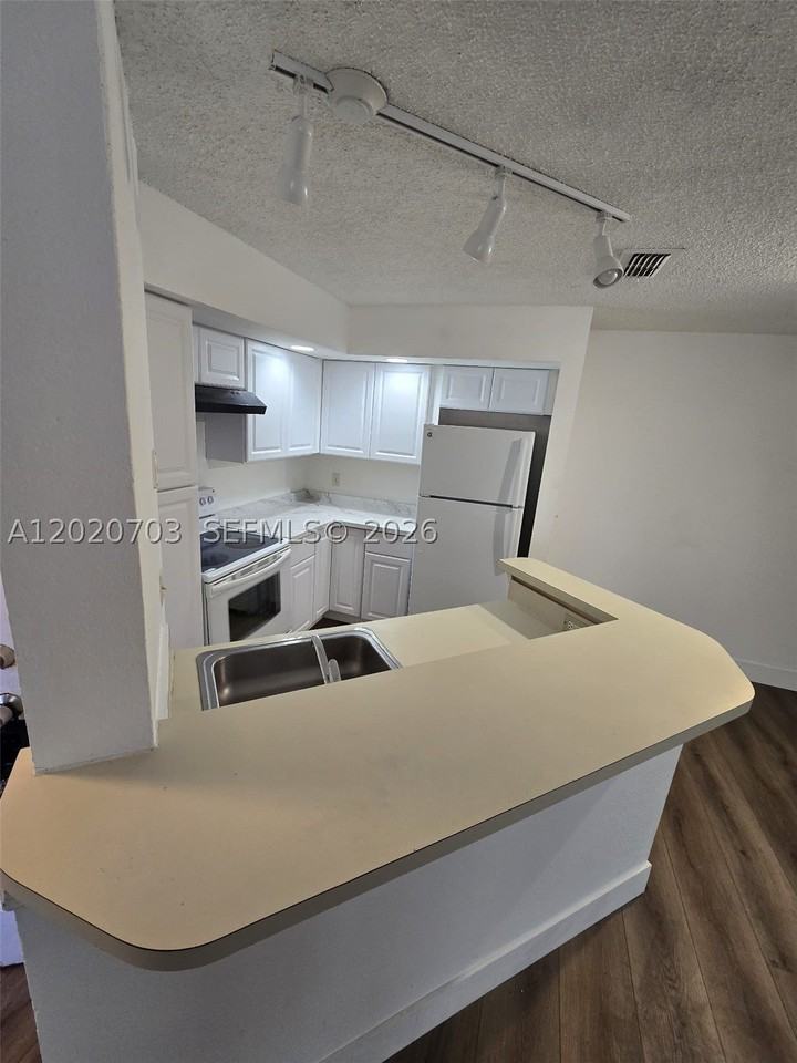 3340 Pinewalk Dr N #1518 - Photo 3 of 20