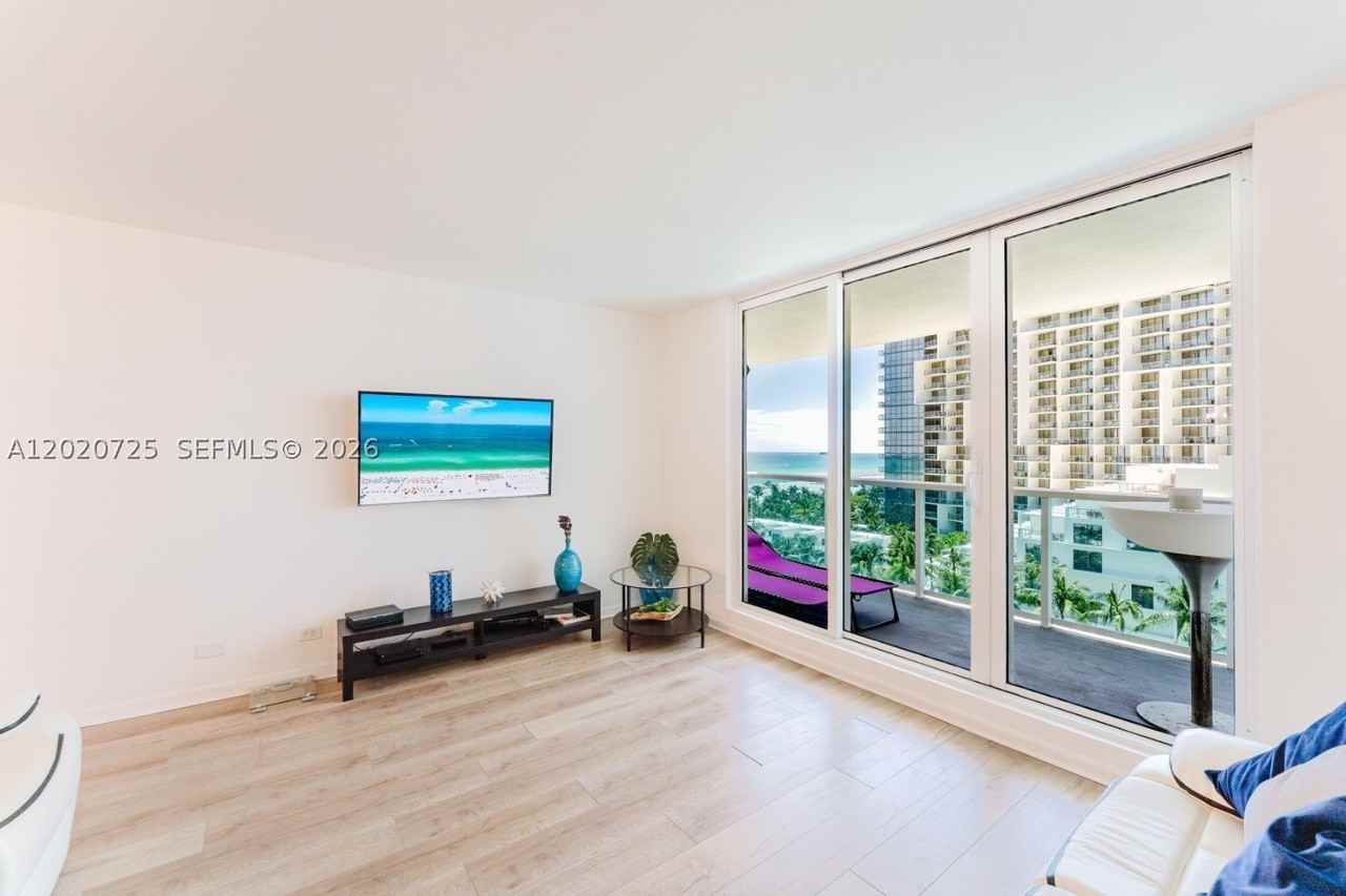 2301 Collins Ave #804 - Photo 6 of 24