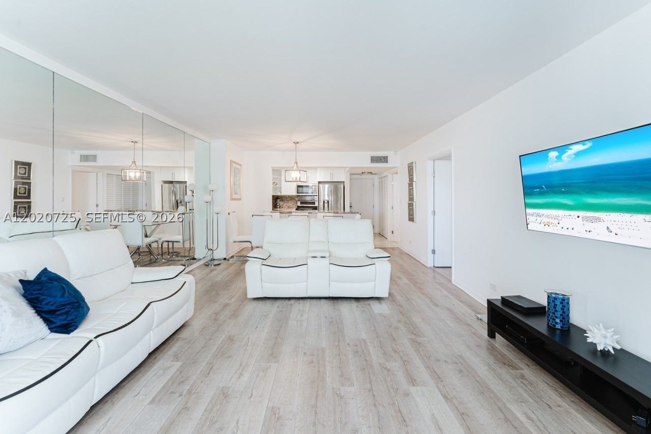 2301 Collins Ave #804 - Photo 7 of 24