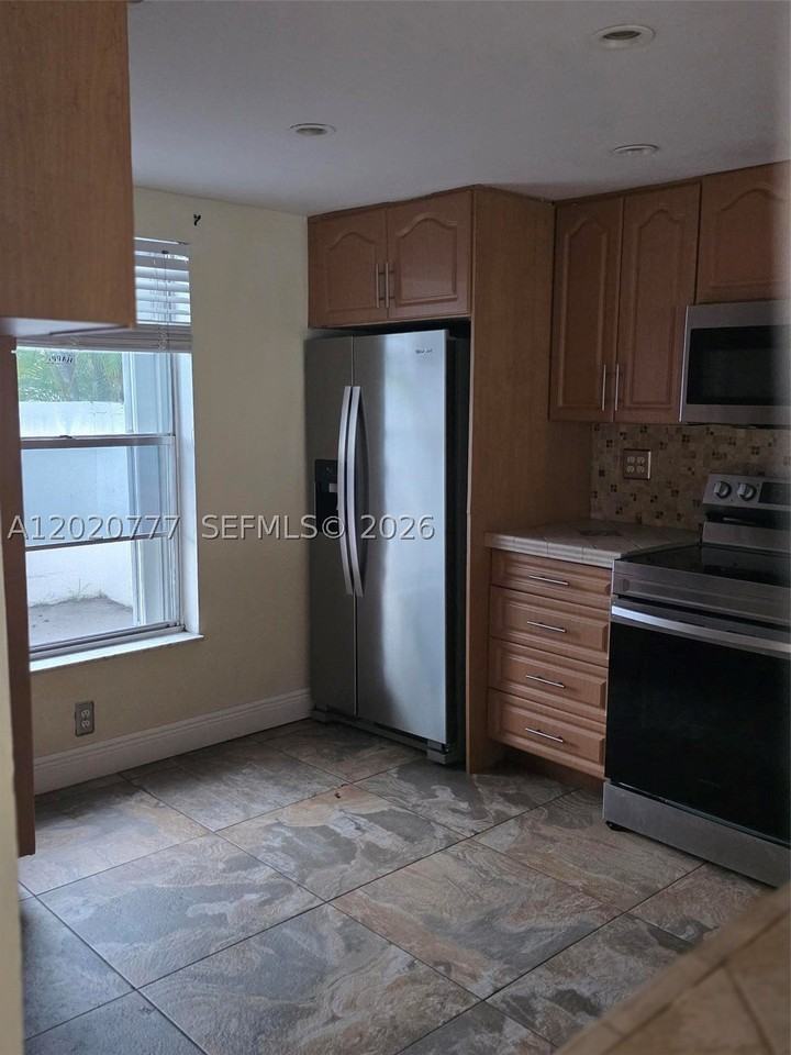 3912 Sw 67th Ter #114 - Photo 3 of 16