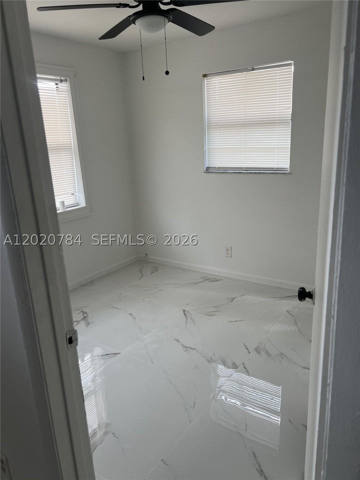 4809 Sw 25th St - Photo 2 of 6