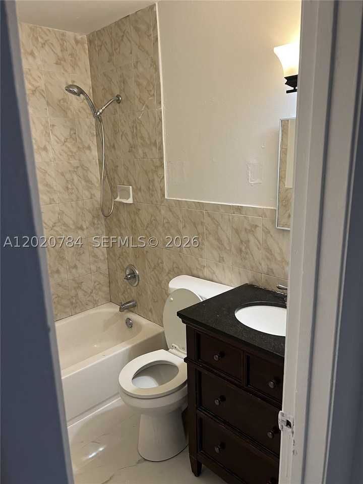4809 Sw 25th St - Photo 5 of 6