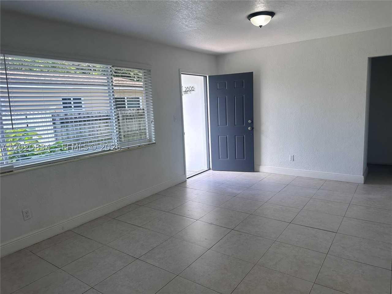 2806 Sw 35th Ave #1 - Photo 6 of 38