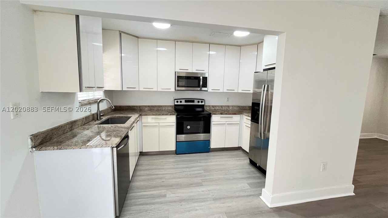 1809 Nw 33rd St #1809 - Photo 7 of 23