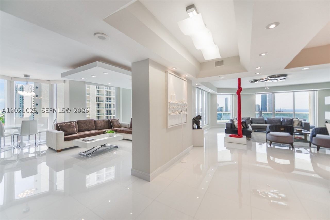 6000 Island Blvd #1801 - Photo 3 of 50