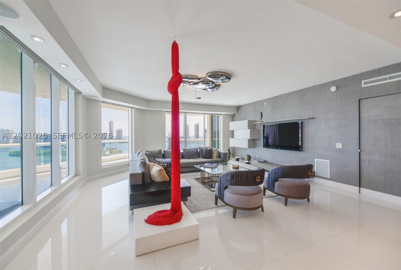 6000 Island Blvd #1801 - Photo 5 of 50