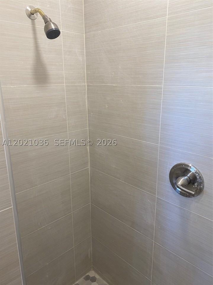2325 N 25th Ave #2325 - Photo 6 of 17