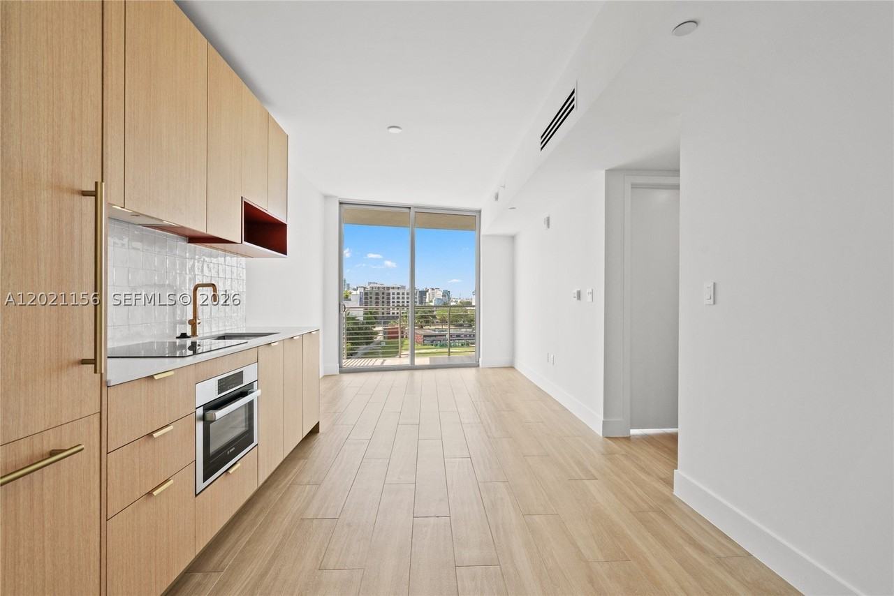 90 Ne 32nd St #627