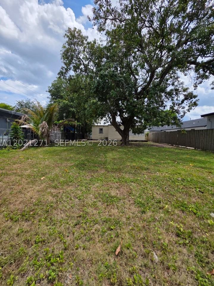 315 Nw 53rd St #0 - Photo 4 of 23