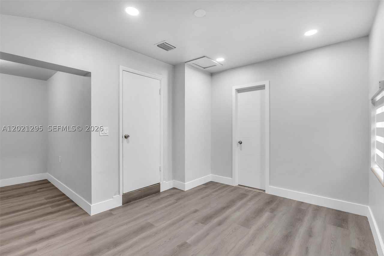 648 South Dr - Photo 6 of 23