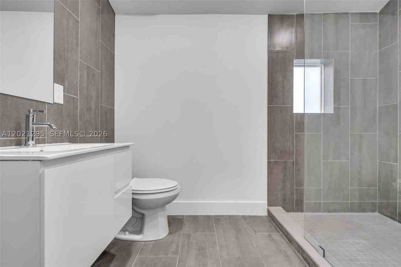 648 South Dr - Photo 7 of 23