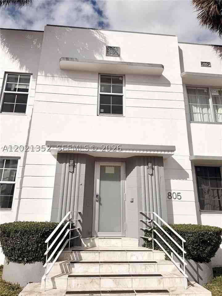 801 8th St #104 - Photo 7 of 7