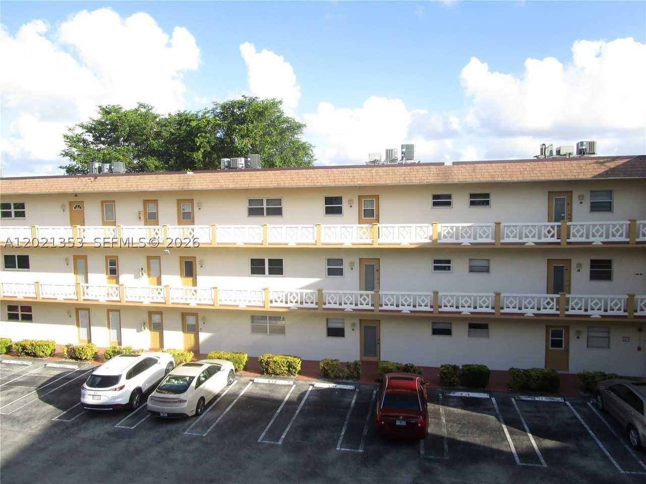 5111 W Oakland Park Blvd #301 - Photo 3 of 24