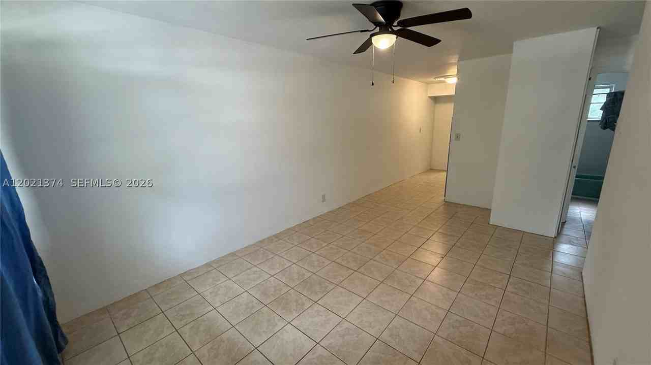 4940 Sw 28th Ter #S - Photo 5 of 15