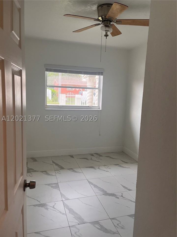 17175 Nw 41st Ave #0 - Photo 6 of 9