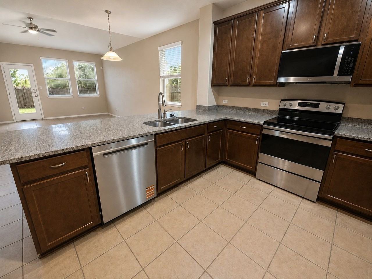 17208 Bridgefarmer Blvd - Photo 3 of 42
