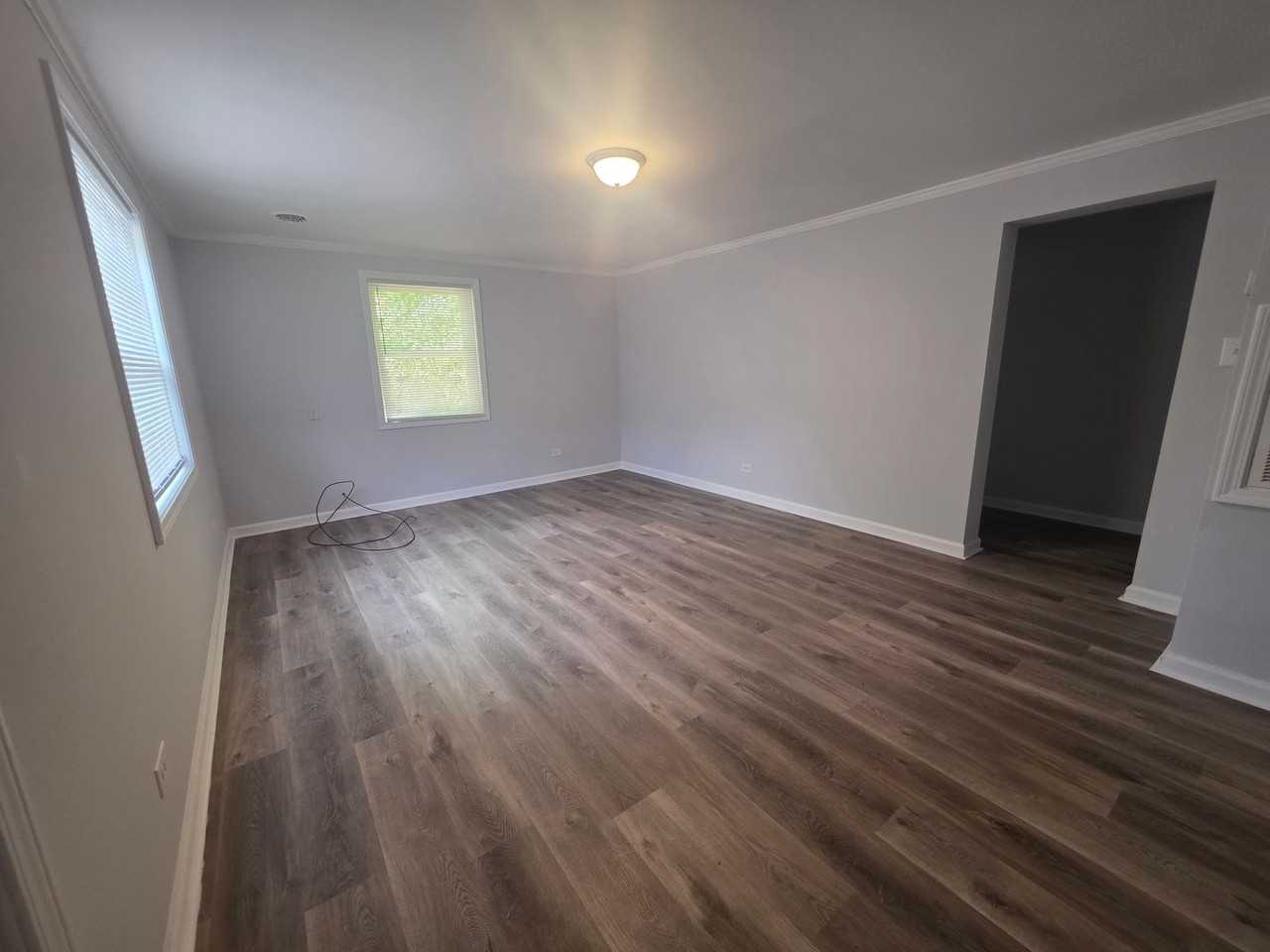 212 Oak St - Photo 2 of 14