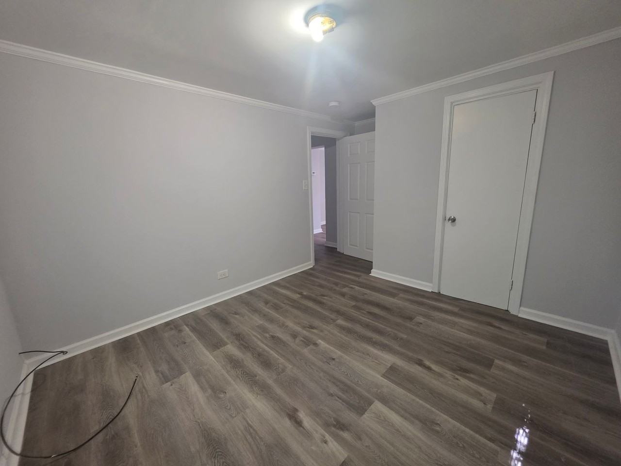 212 Oak St - Photo 5 of 14