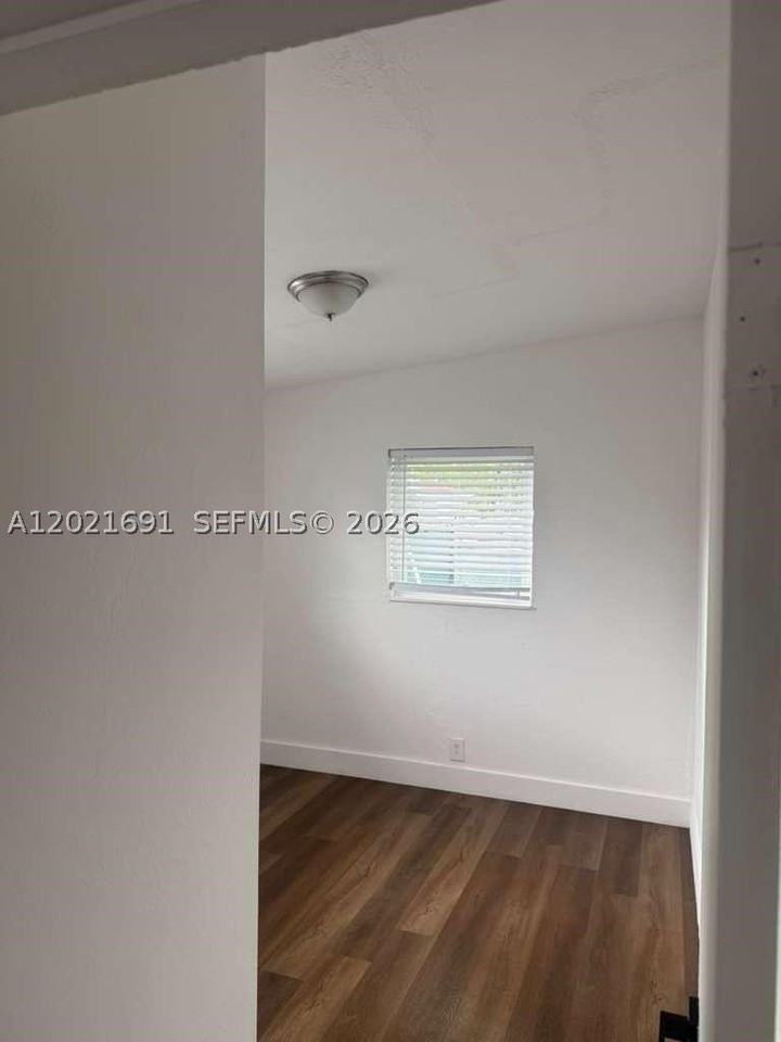 2029 Washington Ave #2 - Photo 7 of 16