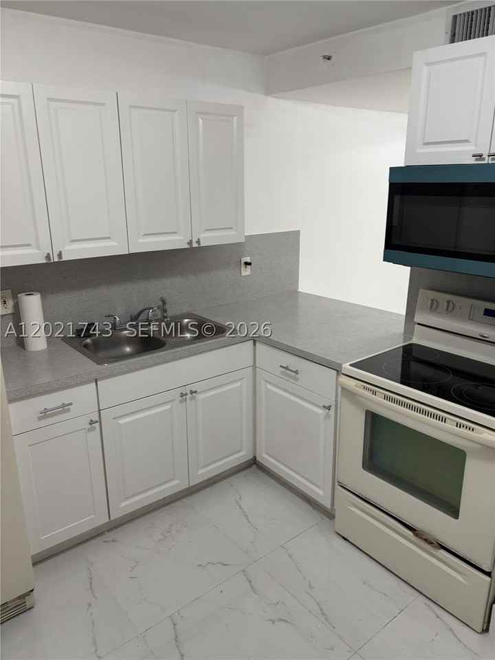 2145 Nw 19th Ter #205 - Photo 3 of 8