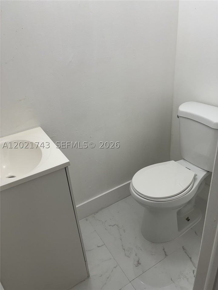 2145 Nw 19th Ter #205 - Photo 5 of 8