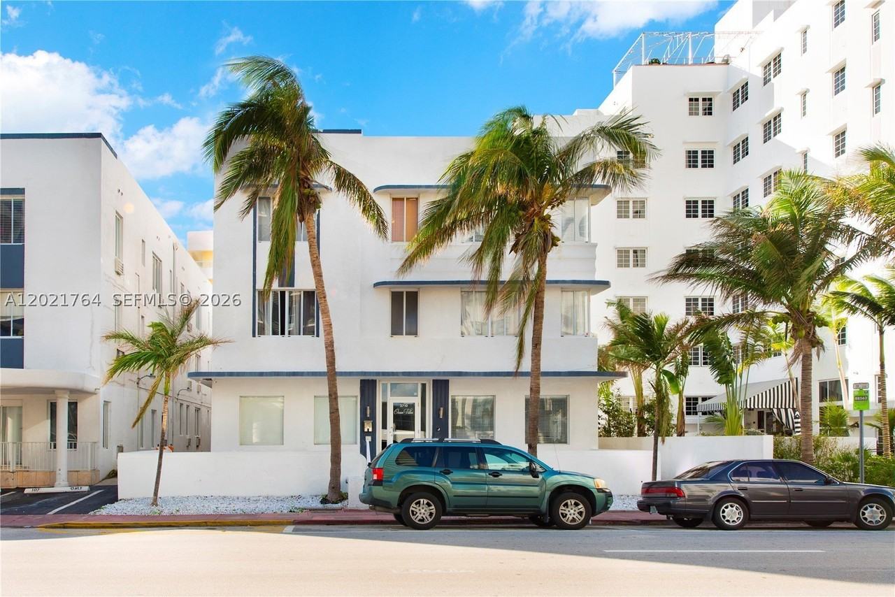 3710 Collins Ave #N305