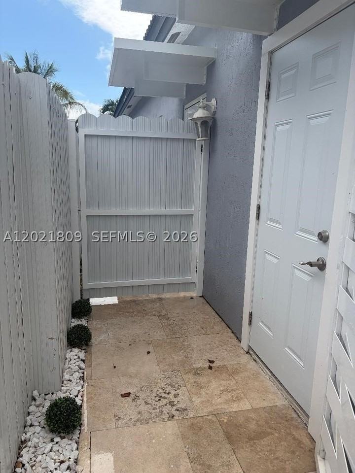 6803 Sw 158th Ave #REAR - Photo 2 of 6