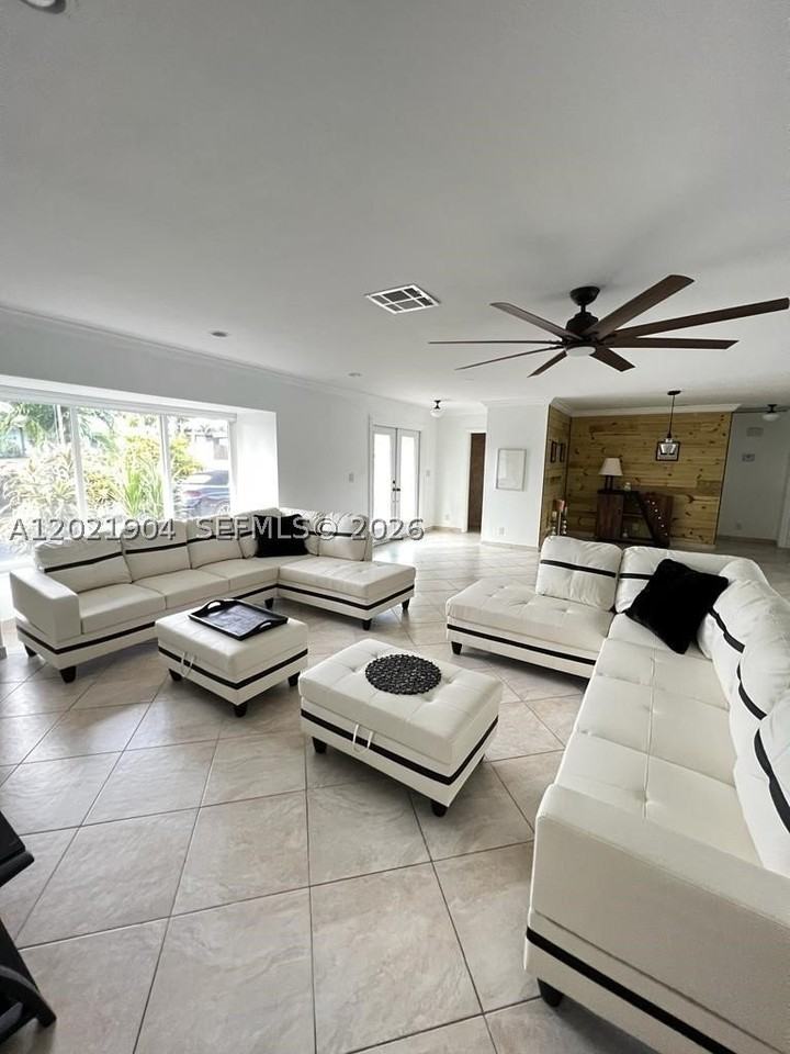 3324 Lakeview Blvd - Photo 4 of 44