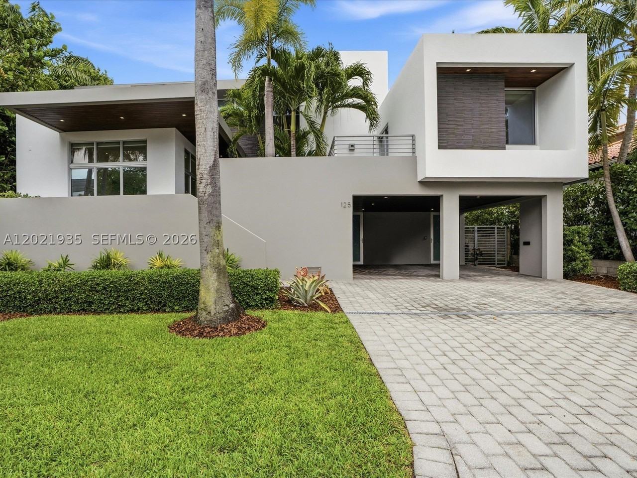 125 Hampton Ln