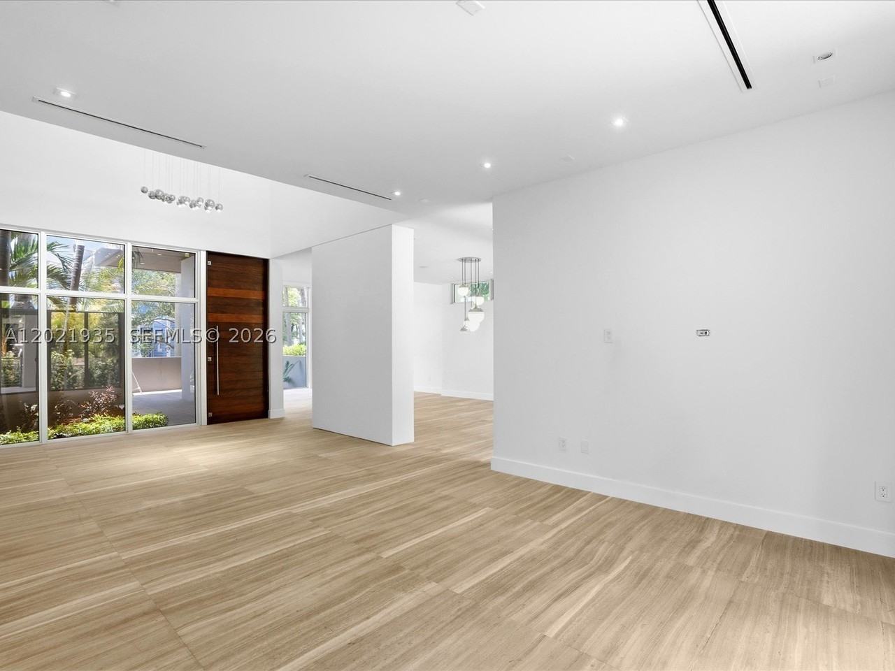 125 Hampton Ln - Photo 6 of 50