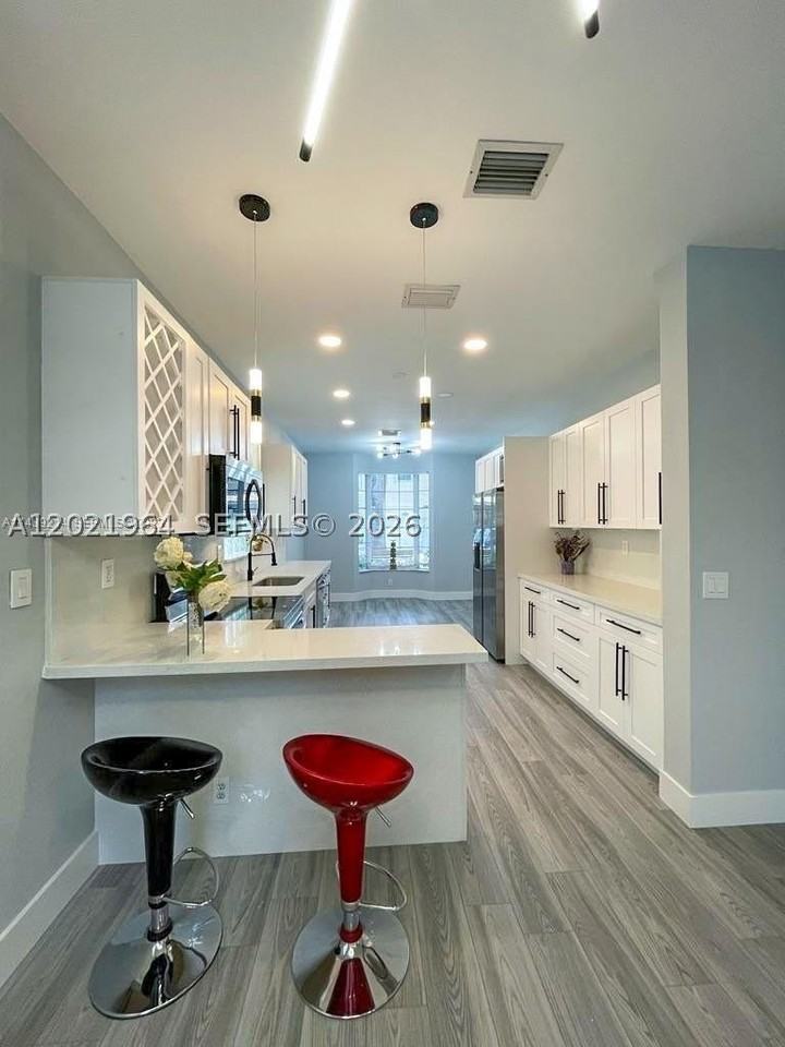1261 Hayes St - Photo 3 of 19