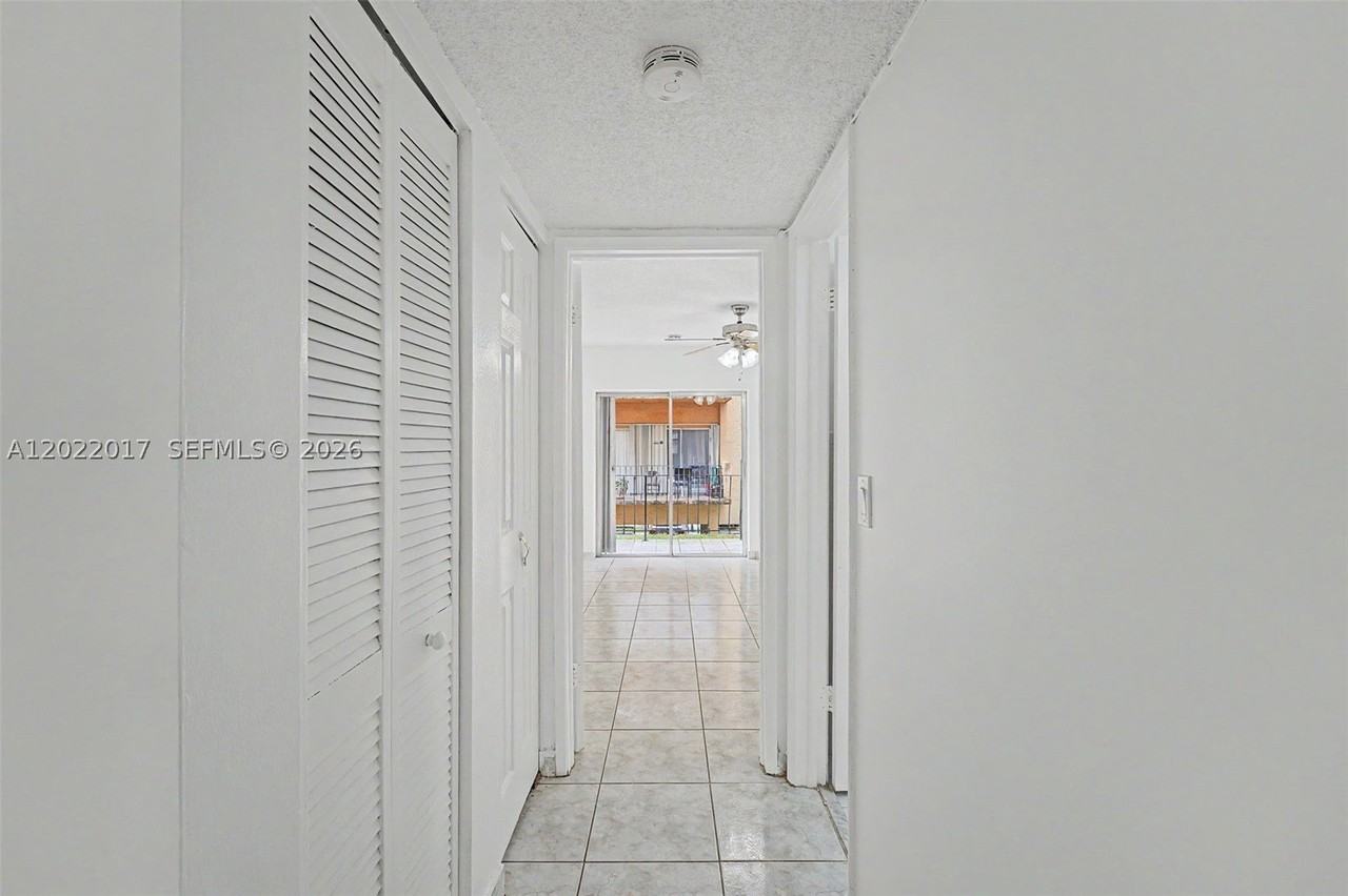 1950 W 54th St #105 - Photo 7 of 30